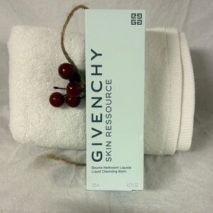 Givenchy Skin Ressource Liquid Cleansing Balm
